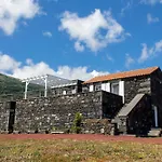 Villa Adegas Do Pico Prainha (Sao Roque do Pico)