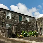Villa Adegas Do Pico Prainha (Sao Roque do Pico)