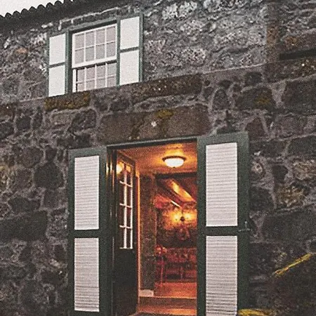 Adegas Do Pico Villa *