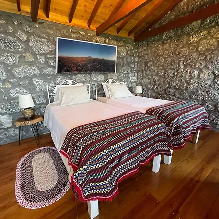 Adegas Do Pico Villa *