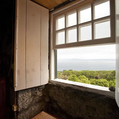 Adegas Do Pico Villa *