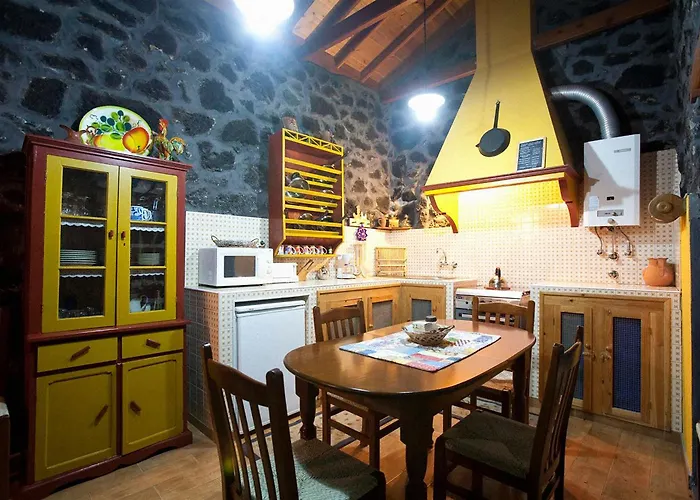 Villa Adegas Do Pico Prainha (Sao Roque do Pico)